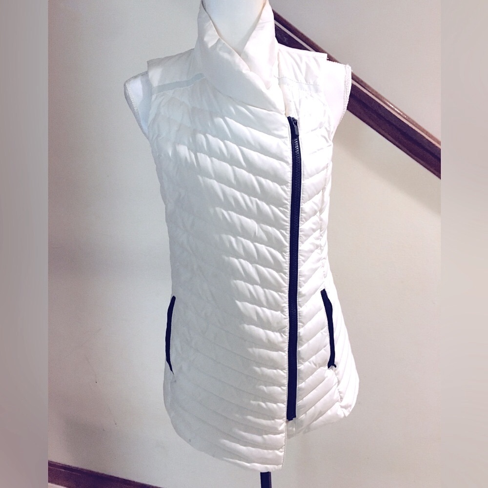 ATHLETA DOWN PUFFER VEST - Picture 4 of 16